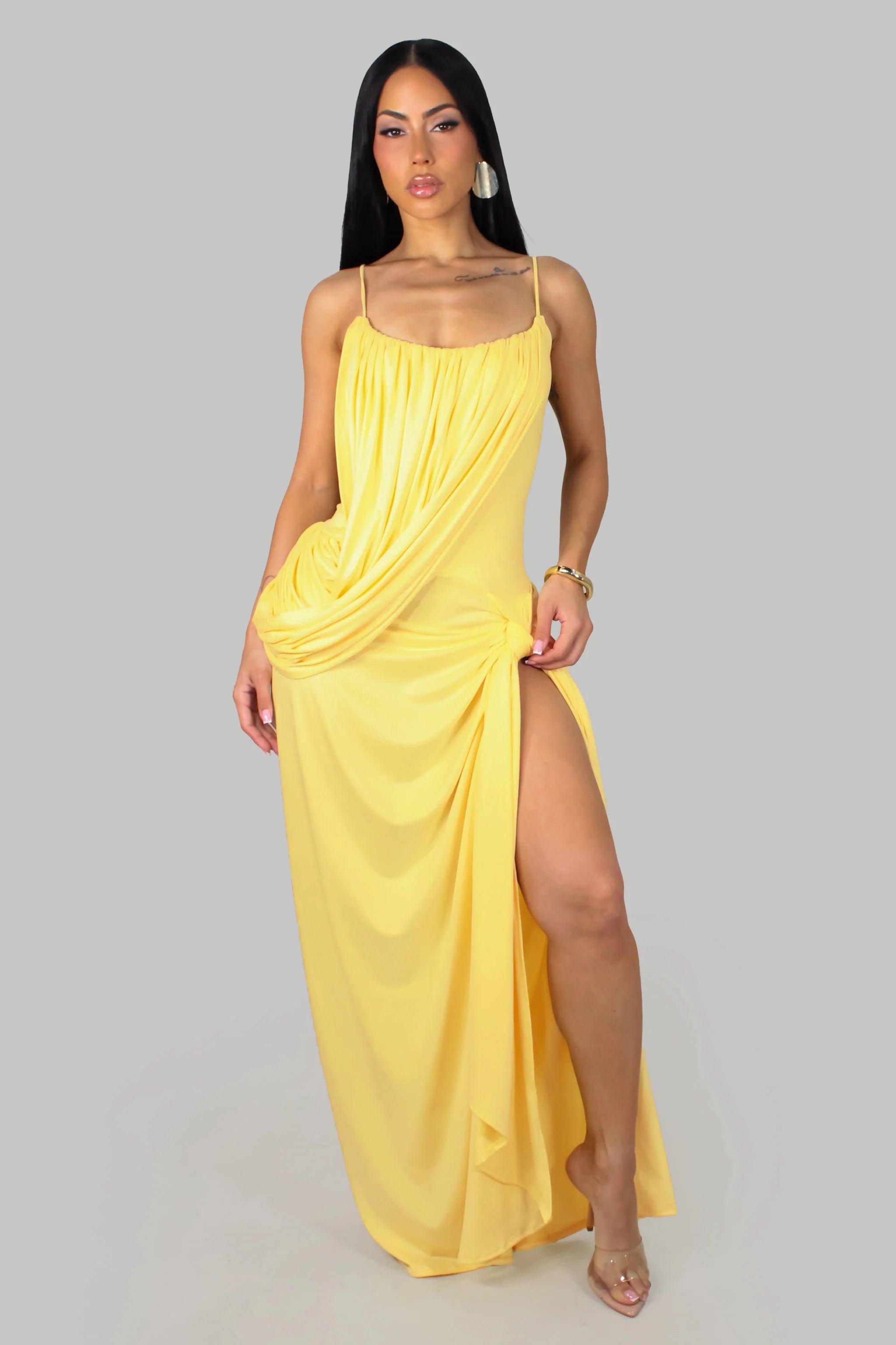 Robe de Milena -Jaune  confectionnée dans un tissu premium