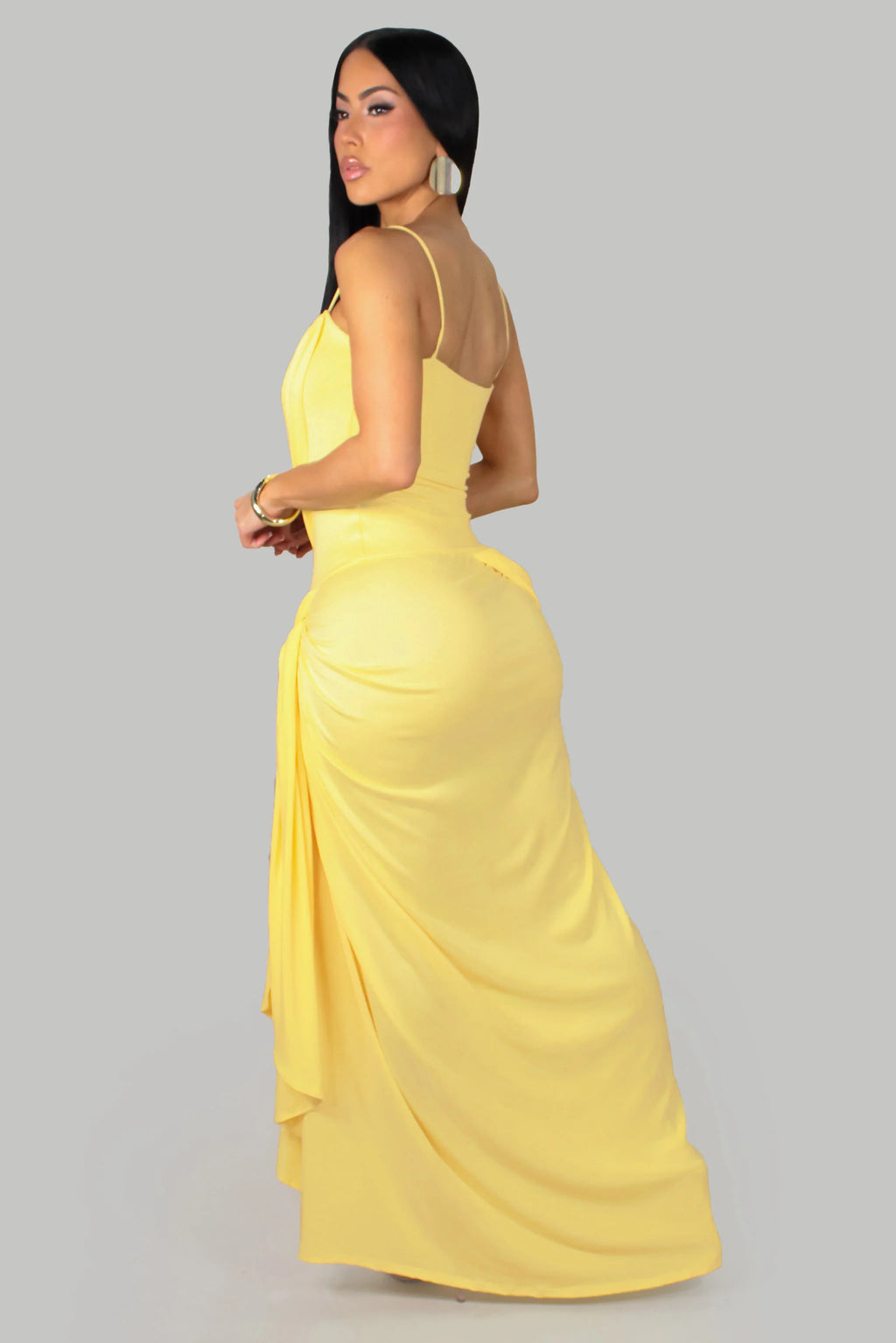 Robe de Milena - Noire confectionnée dans un tissu premium
