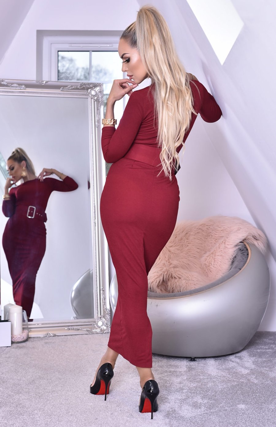 Robe longue moulante ceinturée Penny Wine Élégance intemporelle