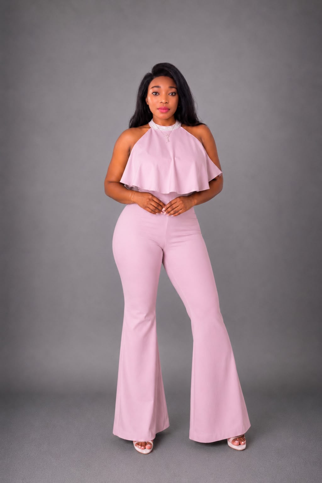 Combinaison femme chic en orange vif, cette pièce incontournable