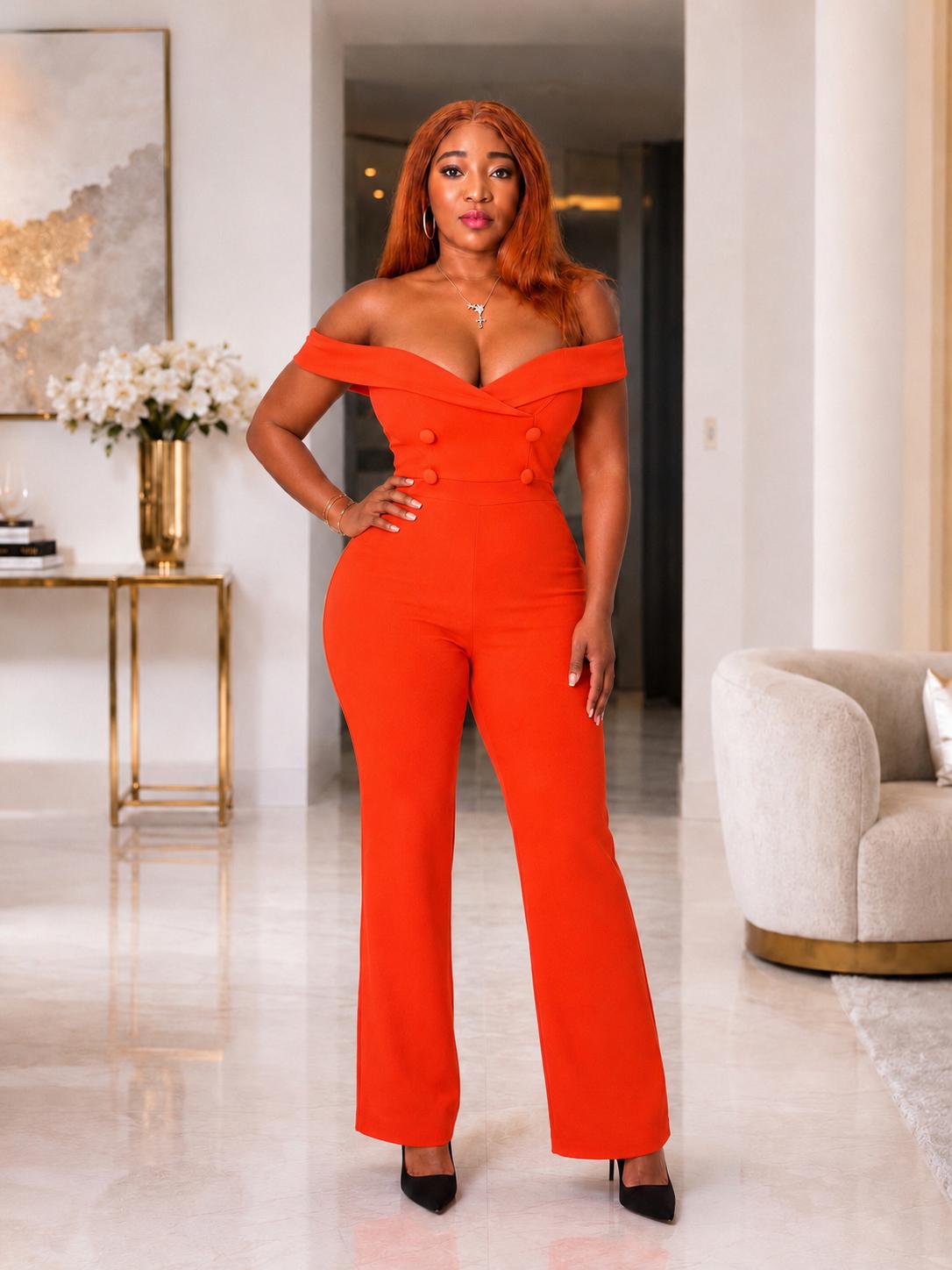 Combinaison femme chic en orange vif, cette pièce incontournable illumine votre teint