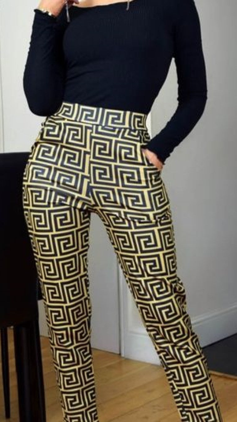 Découvrez notre collection exclusive de pantalons tendance pour femme.