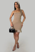 Élégance Monroe - beige une robe intemporelle