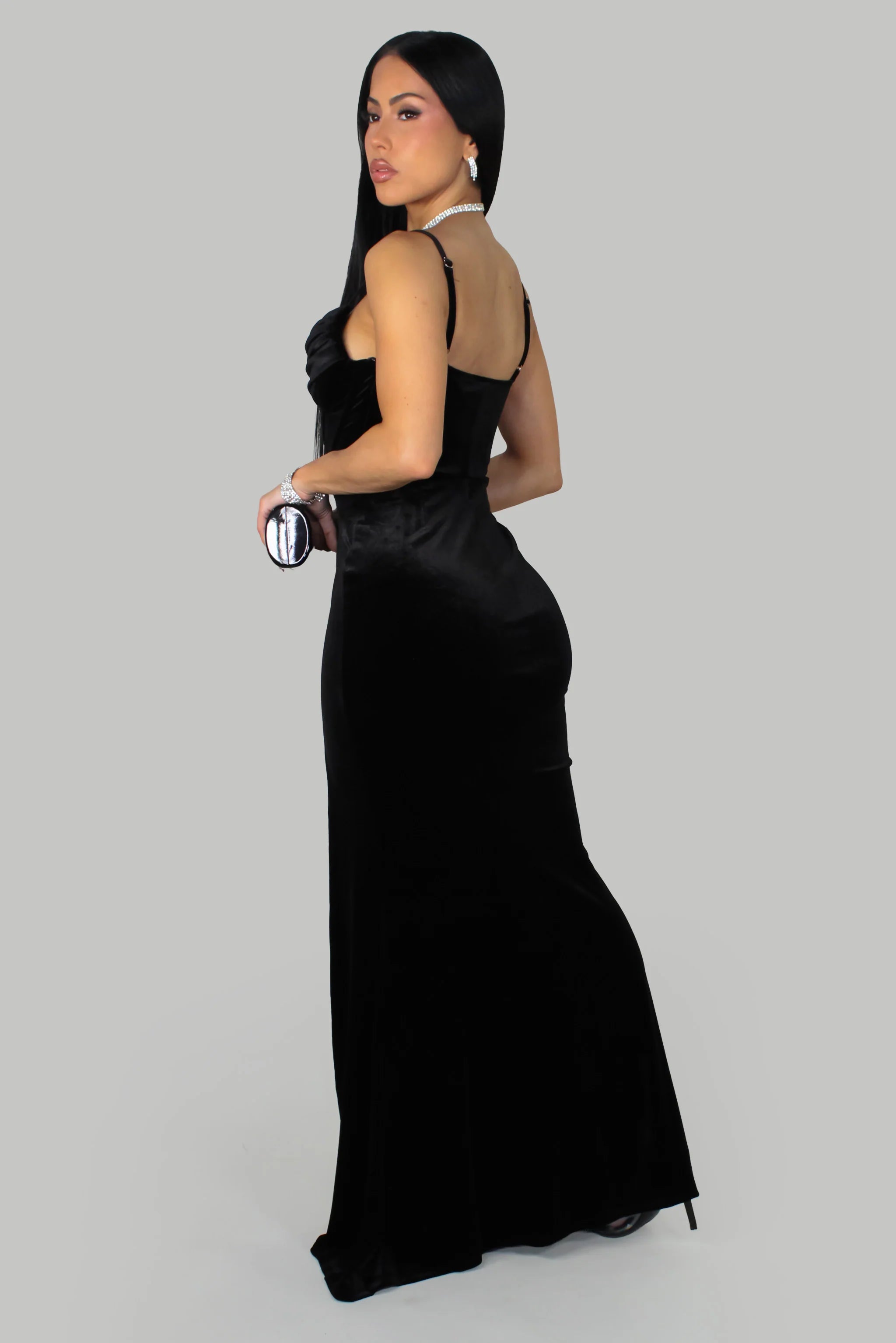 Robe longue Sienna en champagne, confectionnée dans un tissu premium