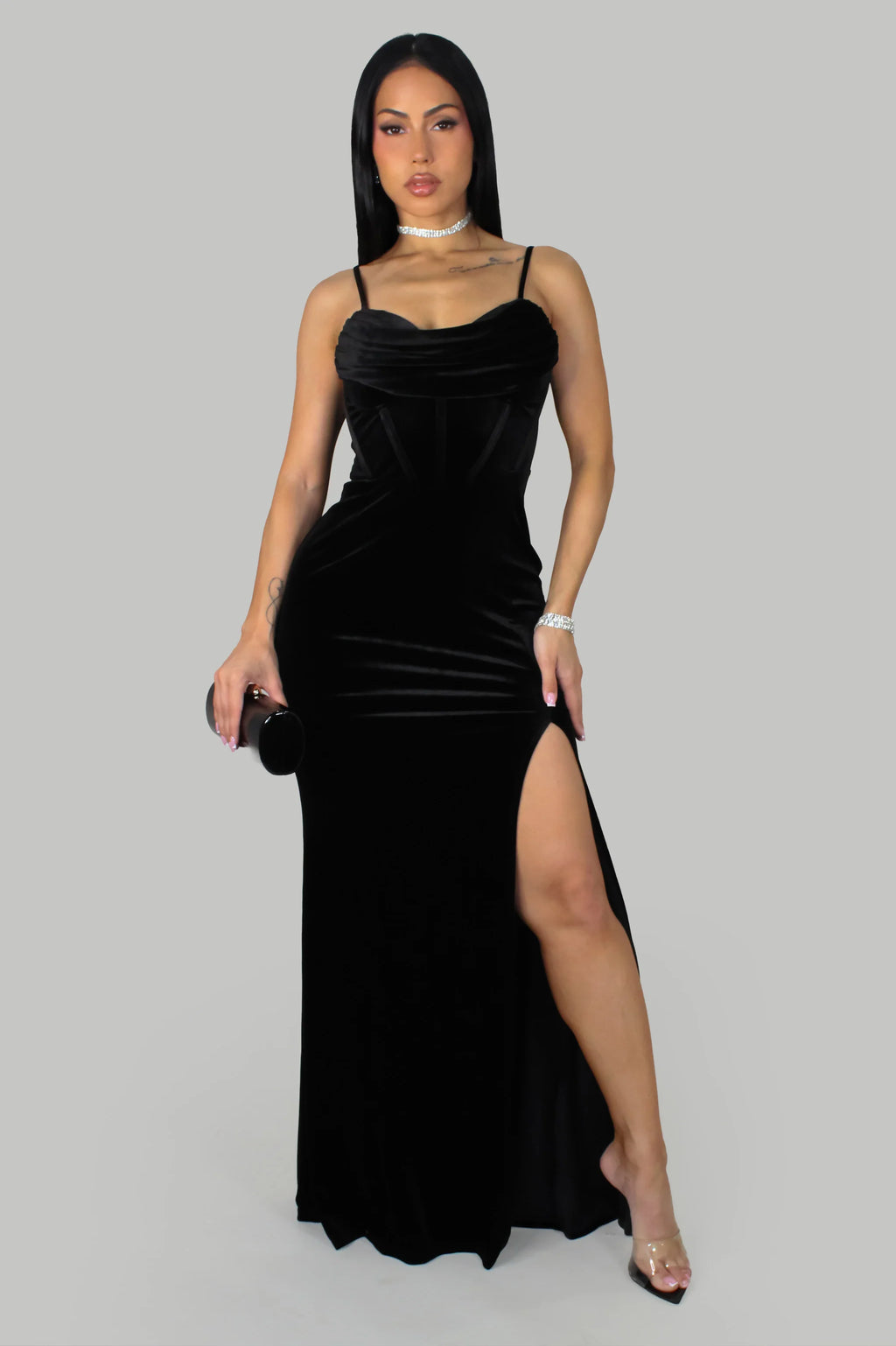 Robe longue Sienna en champagne, confectionnée dans un tissu premium