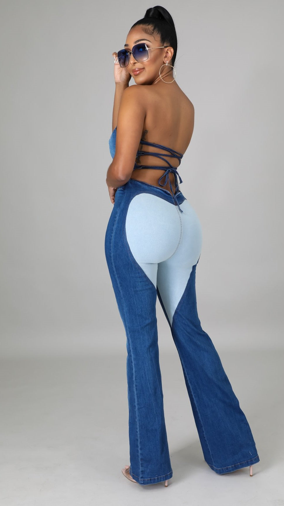 Combinaison extensible au décolleté en cœur sans bretelles, parfaite pour un look élégant et féminin.