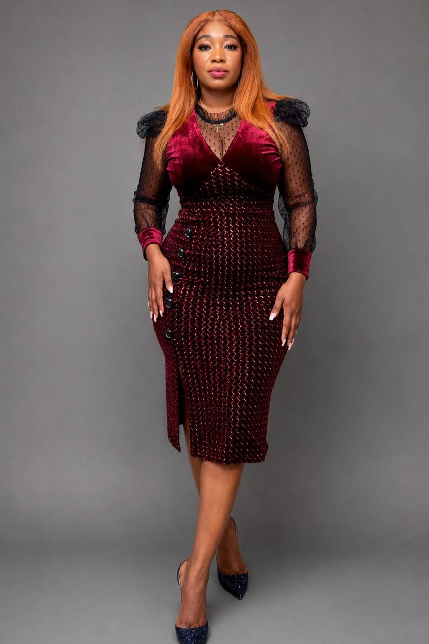 Robe d'Esmeralda, une création élégante qui allie sophistication et confort.