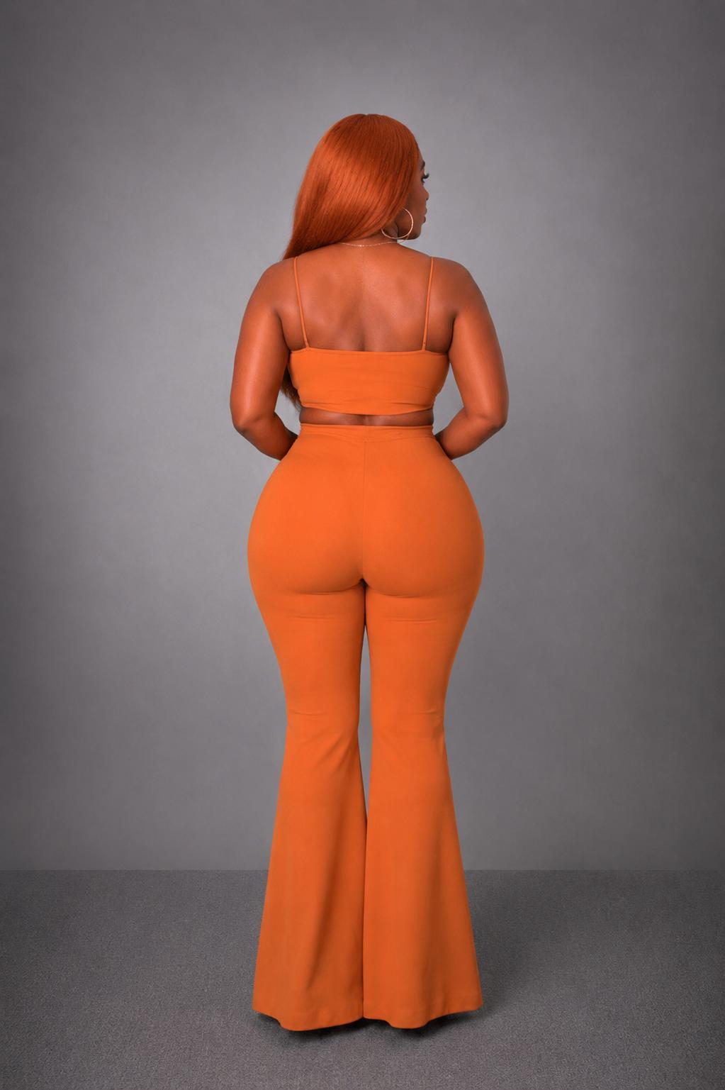 Ensemble deux pièces, pantalon évasé , idéal pour les soirées,boîte de nuit.