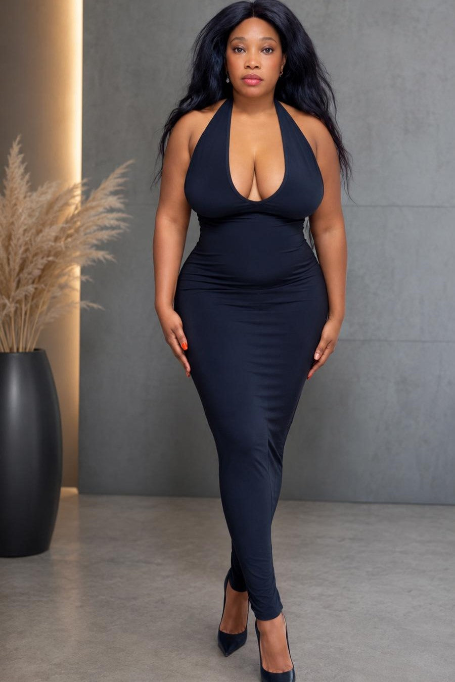 Robe  moulante sexy à col en V et dos nu l'essence même de la féminité audacieuse.