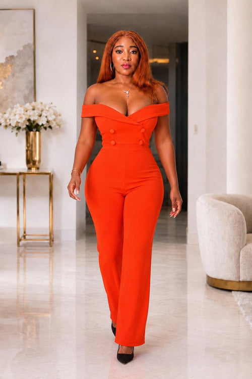 Combinaison femme chic en orange vif, cette pièce incontournable illumine votre teint