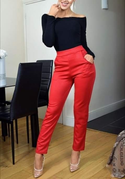 Découvrez notre collection exclusive de pantalons tendance pour femme.