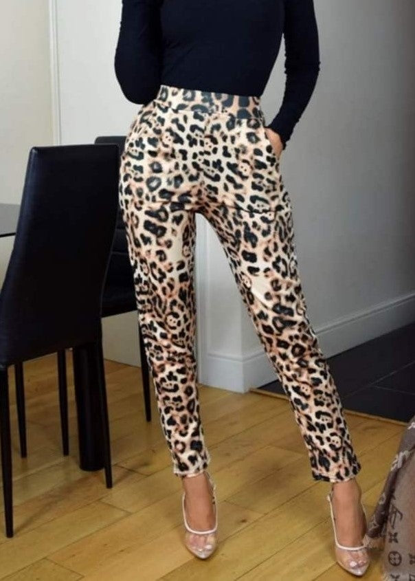 Découvrez notre collection exclusive de pantalons tendance pour femme.