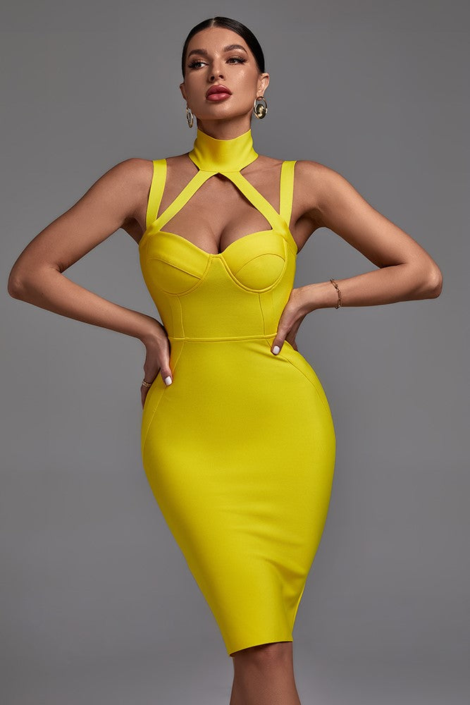 Robe jaune incontournable pour une silhouette moderne et élégante