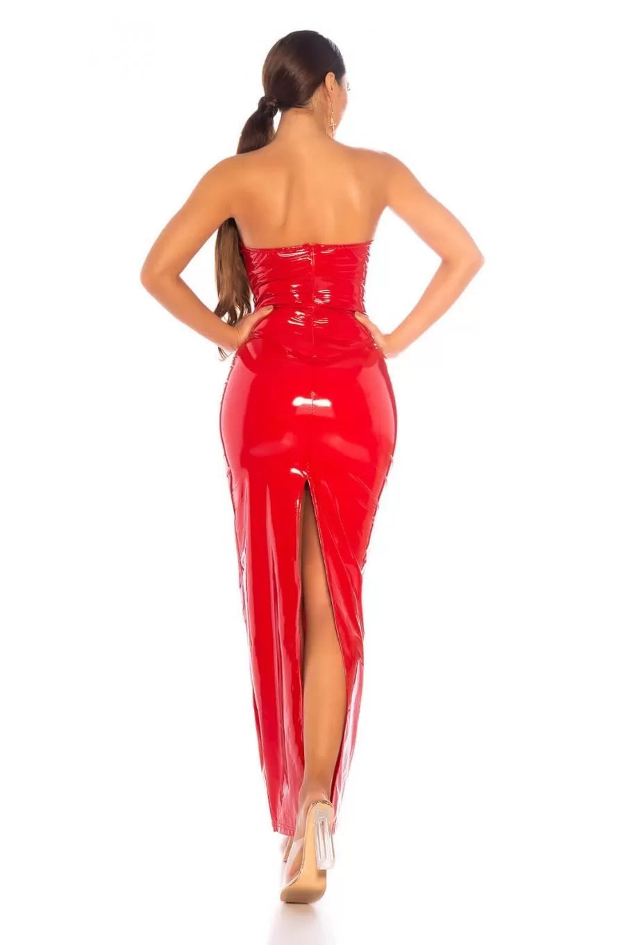 Robe longue de soirée en vinyle rouge effet latex