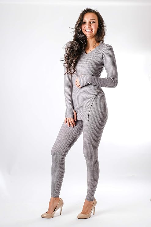 Ensemble deux pièces élégant et confortable pour femme. Le haut sexy