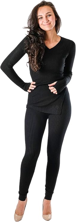 Ensemble deux pièces élégant et confortable pour femme. Le haut sexy