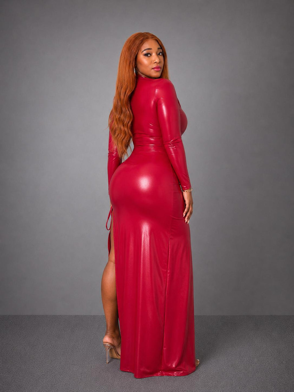Robe de soirée élégante et raffinée, conçue pour les occasions spéciales.