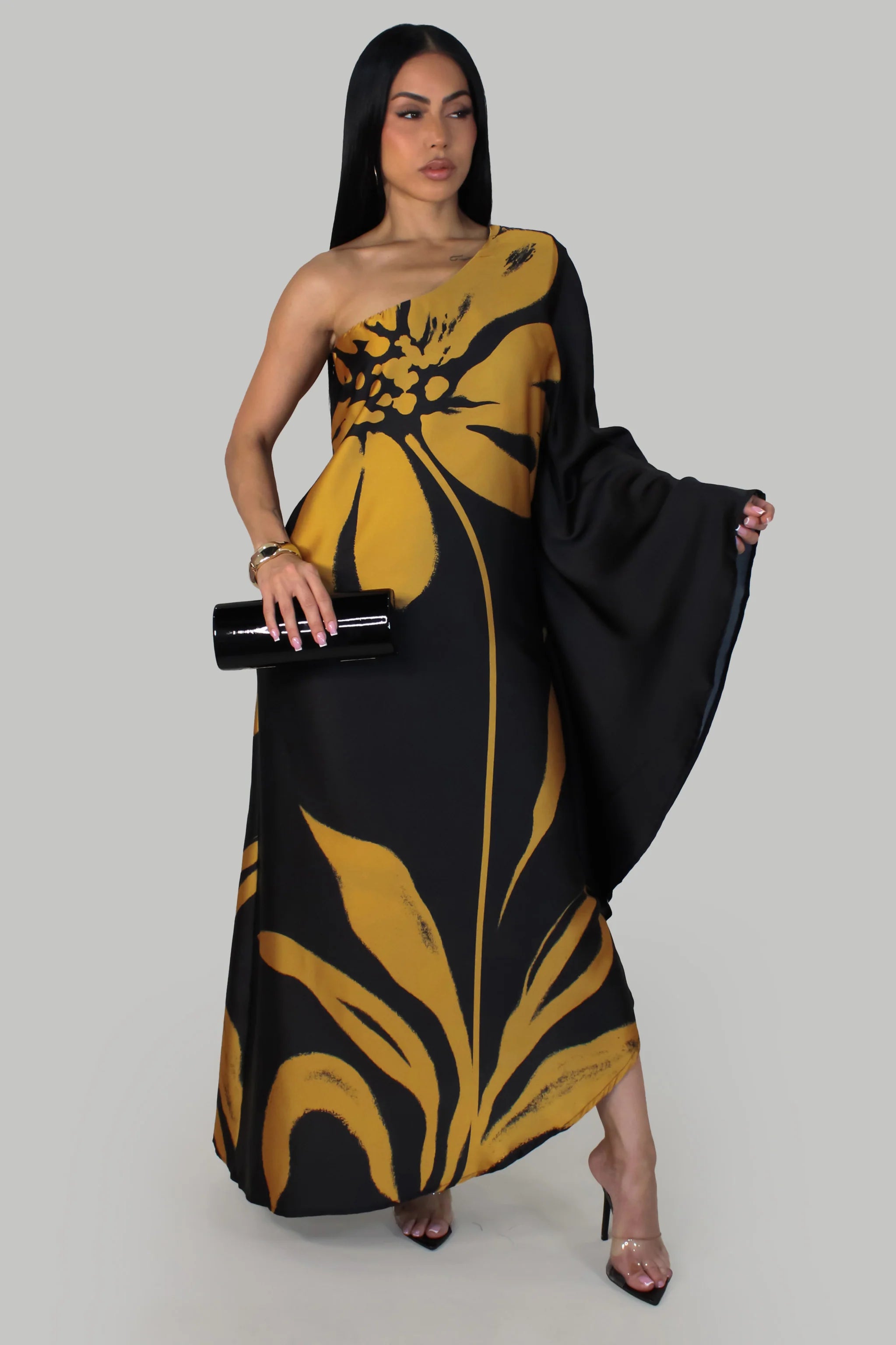 Robe longue Jimena en polyester 100 %. Coupe classique